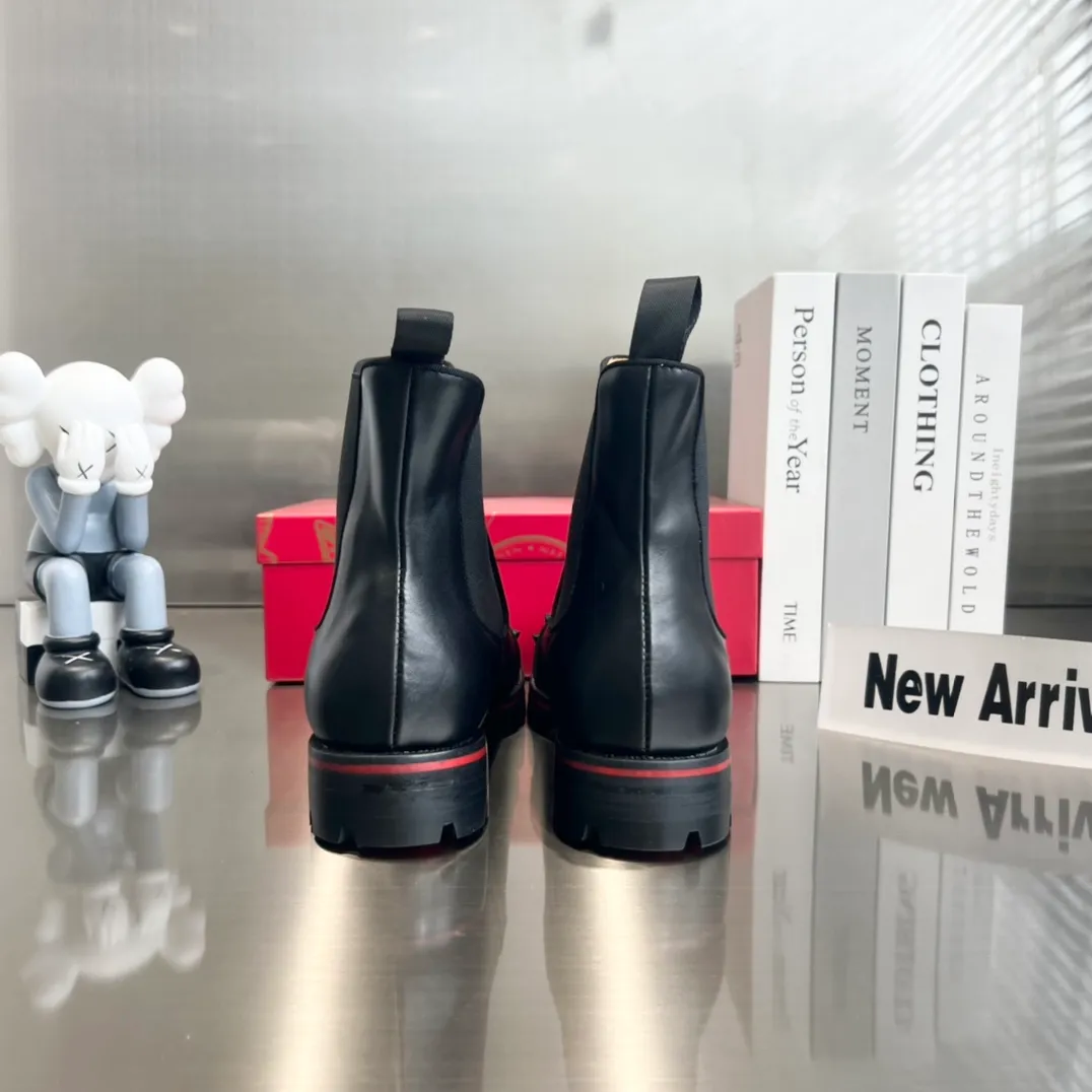👟👟Ex-factory price 880👟👟 ╔Black cowhide boots with tire soles and front toe nails╗ ·Top version customization·²⁰²²𝐬𝐬 𝑪𝒉𝒓𝒊𝒔𝒕𝒊𝒂𝒏 𝑳𝒐𝒖𝒃𝒐𝒖𝒕𝒊𝒏 ▪️No matter the last shape, fabric, diamonds, nails, lining, outsole, they are as close as possible to ZP... ▪️The original sole is specially provided by the original factory ▪️The lining is imported water-dyed cowhide ▪️Private customization time is about 3-7 days —————— Size: Men's 38M-47M